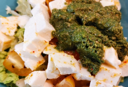 Фото шага рецепта Средиземноморский салат с песто 152650 шаг 8  