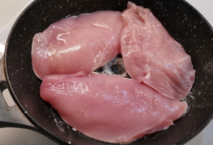 Видео-рецепт куриного мяса по-французски