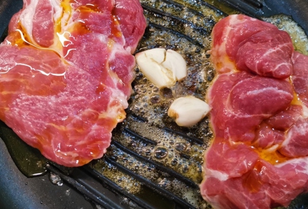 Стейк из свинины с паприкой и горчицей – пошаговый рецепт приготовления с фото