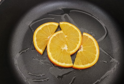Фото шага рецепта Стейк семги с апельсином 186395 шаг 4  
