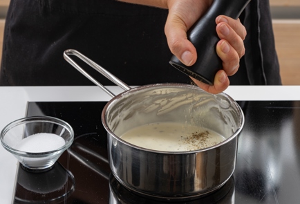 Фото шага рецепта Стейки из цветной капусты с соусом из голубого сыра 174368 шаг 11  