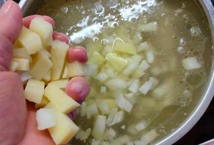 Фото шага рецепта Суп куриный с чечевицей и сливками 174831 шаг 10  