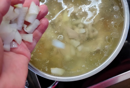 Фото шага рецепта Суп куриный с чечевицей и сливками 174831 шаг 9  