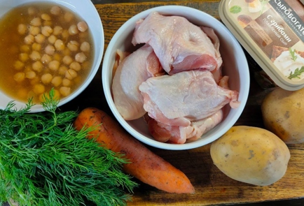 Фото шага рецепта Суп куриный с плавленым сыром нутом и вермишелью 175588 шаг 1  