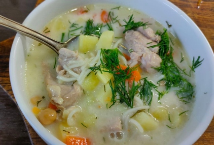 Фото шага рецепта Суп куриный с плавленым сыром нутом и вермишелью 175588 шаг 15  