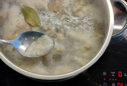 Фото шага рецепта Суп куриный с плавленым сыром нутом и вермишелью 175588 шаг 8  