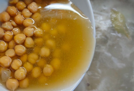 Фото шага рецепта Суп куриный с плавленым сыром нутом и вермишелью 175588 шаг 9  