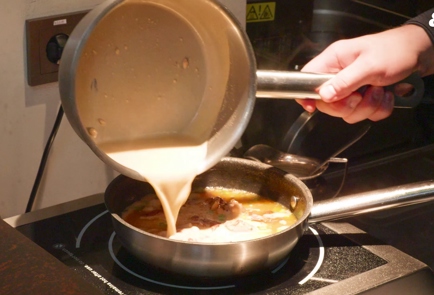 Фото шага рецепта Суп с курицей тандури и кокосовыми сливками 175628 шаг 8  
