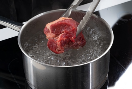 Как Приготовить Свекольник горячий с мясом — Простой Домашний Рецепт с Пошаговыми Фото