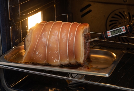 Сочный рулет из свиной грудинки – пошаговый рецепт приготовления с фото