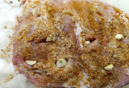 Фото шага рецепта Свиная лопатка в фольге 190868 шаг 11  