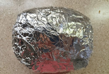 Фото шага рецепта Свиная лопатка в фольге 190868 шаг 14  