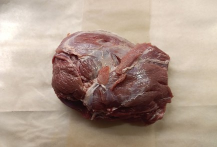 Фото шага рецепта Свиная лопатка в фольге 190868 шаг 4  