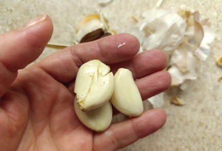 Фото шага рецепта Свиная лопатка в фольге 190868 шаг 9  