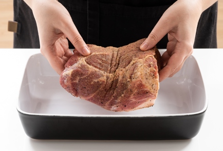 Как правильно готовить шейку свиную в духовке: простой рецепт и секреты приготовления
