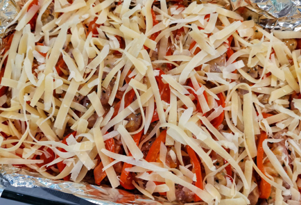 Фото шага рецепта Свиная вырезка запеченная с помидорами и сыром 151960 шаг 12  