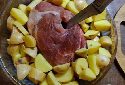 Фото шага рецепта Свинина запеченная с картофелем и морковью 175323 шаг 5  