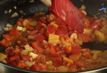 Фото шага рецепта Свиной язык с соусом из тофу сезонными перцами и помидорами 125768 шаг 4  