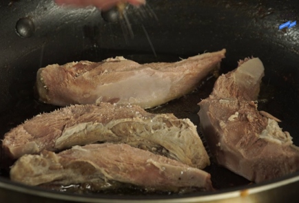 Фото шага рецепта Свиной язык с соусом из тофу сезонными перцами и помидорами 125768 шаг 5  