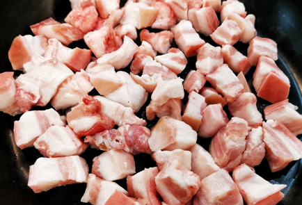 Фото шага рецепта Свиные щечки с брюссельской капустой 151514 шаг 3  