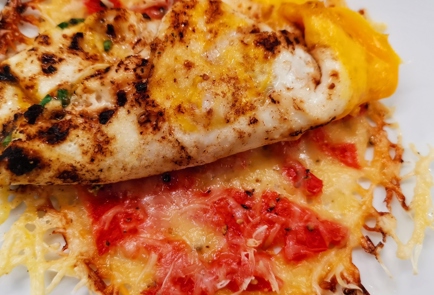 Фото шага рецепта Сырная лепешка с яйцом и беконом 153011 шаг 10  