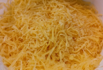Фото шага рецепта Сырные чипсы с грибами 173337 шаг 1  