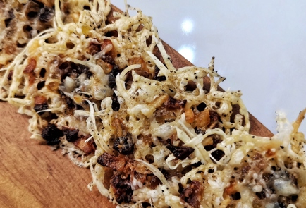 Фото шага рецепта Сырные чипсы с грибами 173337 шаг 12  