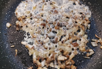 Фото шага рецепта Сырные чипсы с грибами 173337 шаг 7  