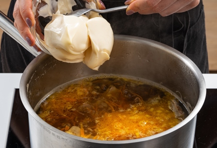 Фото шага рецепта Сырный суп с грибами 175462 шаг 6  