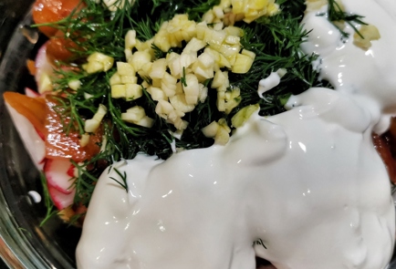 Фото шага рецепта Сытный деревенский салат со сметаной 152330 шаг 5  