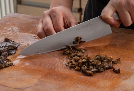 Фото шага рецепта Тарталетки с мясом и солеными грибами 175284 шаг 4  