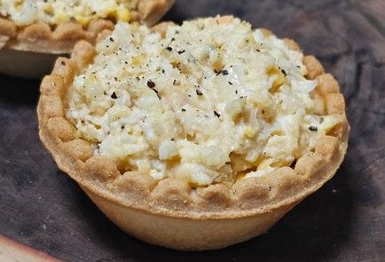 Фото шага рецепта Тарталетки с рыбной начинкой 190855 шаг 10  