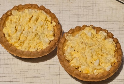 Фото шага рецепта Тарталетки с рыбной начинкой 190855 шаг 9  