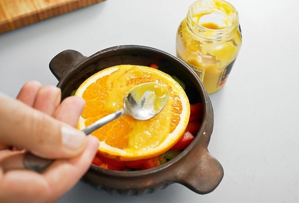 Фото шага рецепта Телятина с красным перцем и апельсинами в горшочке 30819 шаг 7  