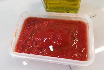 Фото шага рецепта Телячья печень в томатном соусе 186553 шаг 2  
