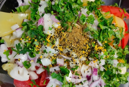 Фото шага рецепта Теплый салат из печеных и свежих овощей 174246 шаг 9  
