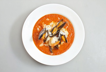 Фото шага рецепта Томатный суп с морепродуктами 31932 шаг 5  