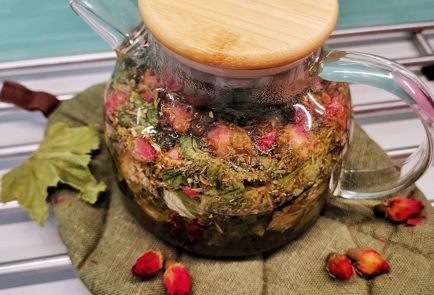 Фото шага рецепта Травяной чай с сушеными розами 153107 шаг 11  