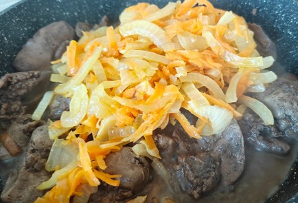 Фото шага рецепта Тушеная куриная печень 190842 шаг 11  