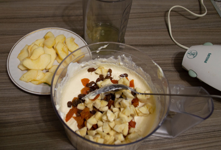 Фото шага рецепта Творожный пудинг с бананом и яблоком 151902 шаг 5  