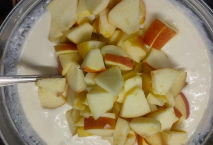 Фото шага рецепта Творожная запеканка с яблоками и курагой 175887 шаг 10  