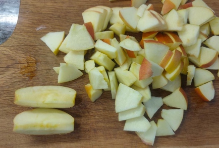 Фото шага рецепта Творожная запеканка с яблоками и курагой 175887 шаг 9  