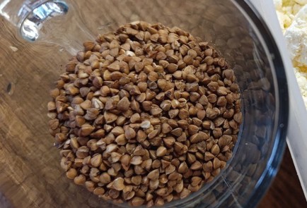 Фото шага рецепта Запеканка творожногречневая 190848 шаг 2