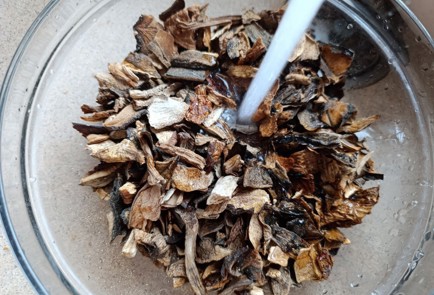 Фото шага рецепта Грибная икра 190849 шаг 2  