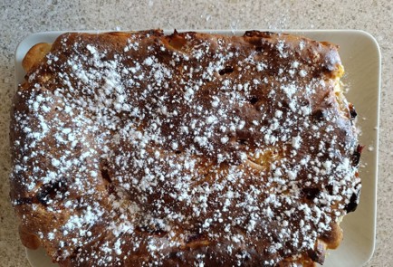 Фото шага рецепта Творожный пирог с яблоком и сливой 190828 шаг 19  