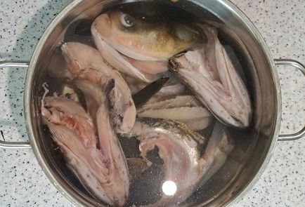 Фото шага рецепта Уха из двух видов рыбы 186610 шаг 3  