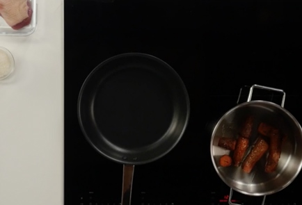 Фото шага рецепта Утиная грудка с морковным кремом и мушмулой 93126 шаг 2  