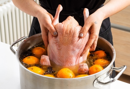 Фото шага рецепта Утка в духовке с апельсинами и медовой глазурью 151803 шаг 2  