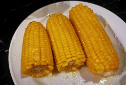 Фото шага рецепта Вареная сливочная кукуруза с солью 151207 шаг 9  
