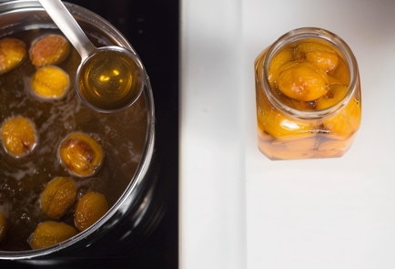 Фото шага рецепта Варенье из абрикосов с косточками внутри 138522 шаг 18  